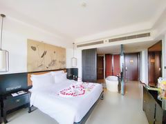 -三亚湾海居铂尔曼度假酒店