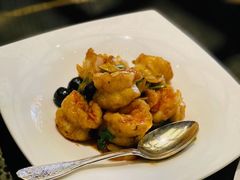 黑蒜大千爆虾球-北京四季酒店·采逸轩