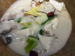 -滇香肴·云南菜蒸汽石锅鱼(云南北路店)