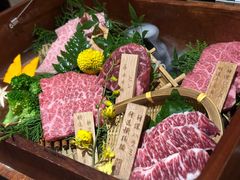 -山川小町·极番烧肉(新地假日广场店)