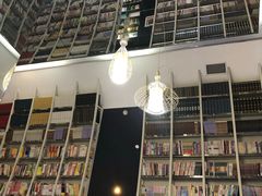 -钟书阁(松江泰晤士小镇店)