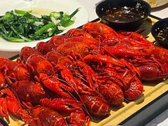 -肥肥虾庄·金牌油焖大虾(汉街SKP店)