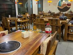 大堂-毛辣果·贵州红酸汤牛肉火锅(西单店)
