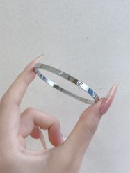 -Zbird钻石小鸟·钻戒婚戒定制高端珠宝私人定制中心
