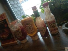 -HIGH FIVE哈福手工汉堡(桂林路店)