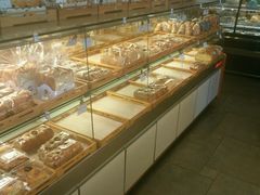 面包甜点陈列柜-申氏糕点(三好街店)