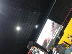 -嘿哟动霸CHUA·新潮玩运动娱乐中心·蹦床滑冰团建乐园