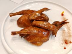 招牌玻璃皮乳鸽-北京厨房(SKP店)
