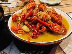 -虾弄弄海派小龙虾·牛羊蝎子火锅