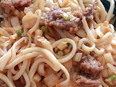 新疆拉条子-巴依兄弟西域美食(机场店)