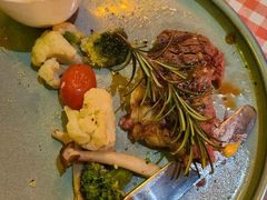 澳洲谷饲碳烤肉眼牛排210g份-鲨鱼美式餐厅酒吧Sharky