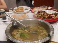 -乡土黄·鲜牛肉火锅·小龙虾(兴业街店)