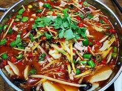 鲜锅兔-盐与味葱葱鲫鱼•自贡菜江湖菜(春熙店)