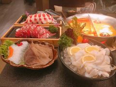 -湊湊火锅·茶憩(打浦桥日月光店)