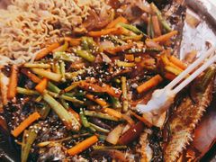 -鸣记脆皮烤鱼·海鲜烤鱼(三八广场店)
