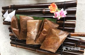 Wuzhou Paper-wrapped Chicken