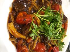 面疙瘩烧牛腩-八张桌子(老店)