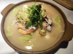 什锦海鲜砂锅-小螺号海鲜·地道鲁菜(泉城广场店)