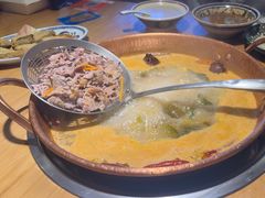 -洱火云南酸菜牛肉火锅(石景山当代商城店)