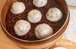 Black Pork and Water Chestnut Soup Dumplings