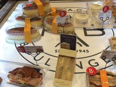 面包甜点陈列柜-巴黎贝甜(周浦海印店)