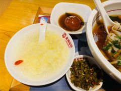 -呷佬·长沙手工米粉(金沙江路店)
