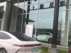 -上海星瀚奔驰4S店(红柳路店)