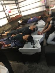 洗头的地方-川和潮人漂色·烫染·接发