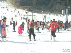 -十三陵雪世界滑雪场