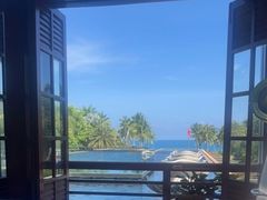 -亚龙湾喜来登·美景台大堂吧