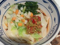 -阿瓦山寨·湘菜现炒·剁椒鱼头王(咸阳总店)