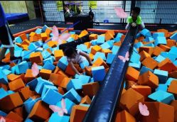 -蹦贝运动中心·蹦床·攀岩·闯关(龙岗店)