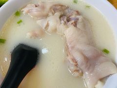 -雷祖芳老妈蹄花店