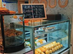 面包甜点陈列柜-芝九草堂(HAPPY站台店)