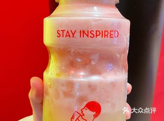 喜茶养乐多回归️粉粉的跟这个春天超搭