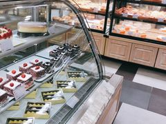 面包甜点陈列柜-可颂坊(中心书城店)