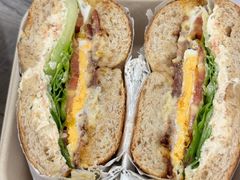 鸡蛋培根贝果-HOLY BAGEL(苏河店)