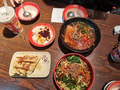 -爆炸头阿姨小四川正宗川味小吃(无任何分店)