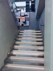 -变画·发型STUDIO