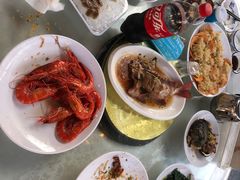 -三亚火车头万人海鲜广场