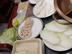 -沸炉重庆老火锅(军事博物馆店)