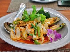 -Chom Cafe and Restaurant