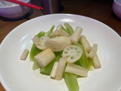 翠绿泡藕尖-胖哥俩肉蟹煲(万国店)
