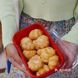 读酥世家绿豆冰糕与东方明珠合影，实在太好看啦[胜利]