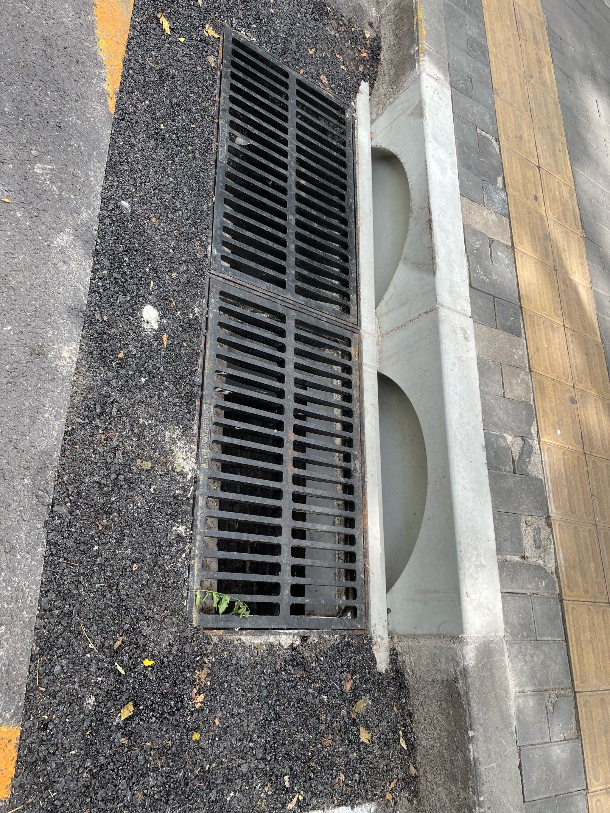 北蜂窝地区雨水排水管道改造,平面排水口改成平立综合排水