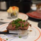 牛肉记得要裹上鸡蛋液来吃会更加鲜嫩。厚切鳗鱼寿司