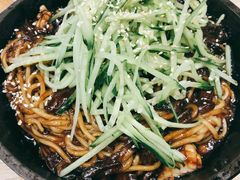 铁板海鲜炸酱面-炒码先生·韩餐炸鸡披萨(西塔店)