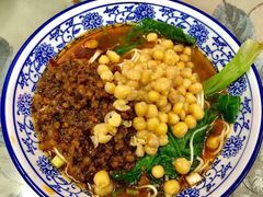 -渝之汇牛肉豌杂面