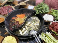 -重庆故事姊妹老火锅(财经学院店)