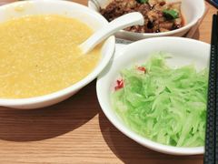 -诚铭记·虾仁汤包·成都小吃(融创店)